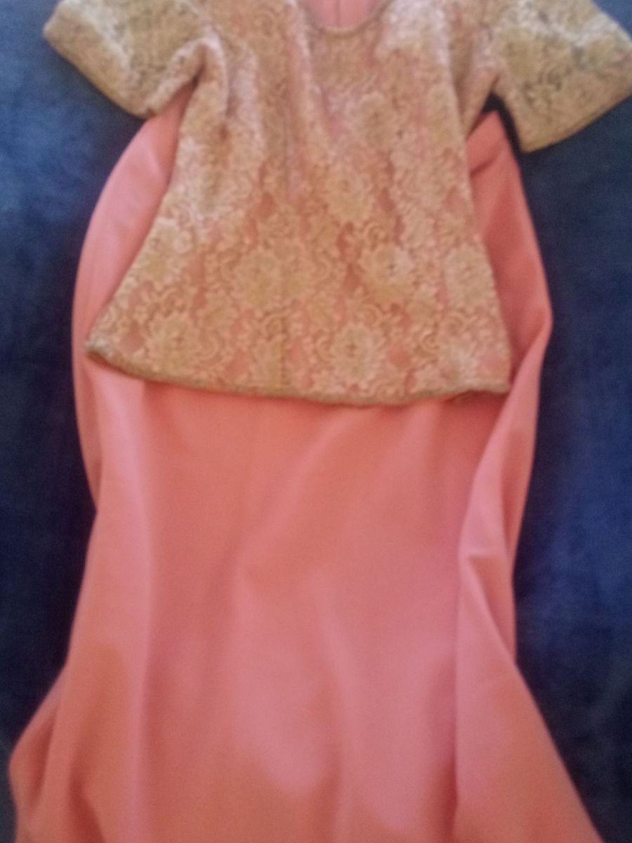 conjunto de blusa e saia para casamento