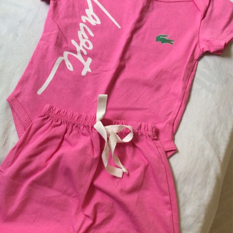 conjunto Lacoste para bebê menina