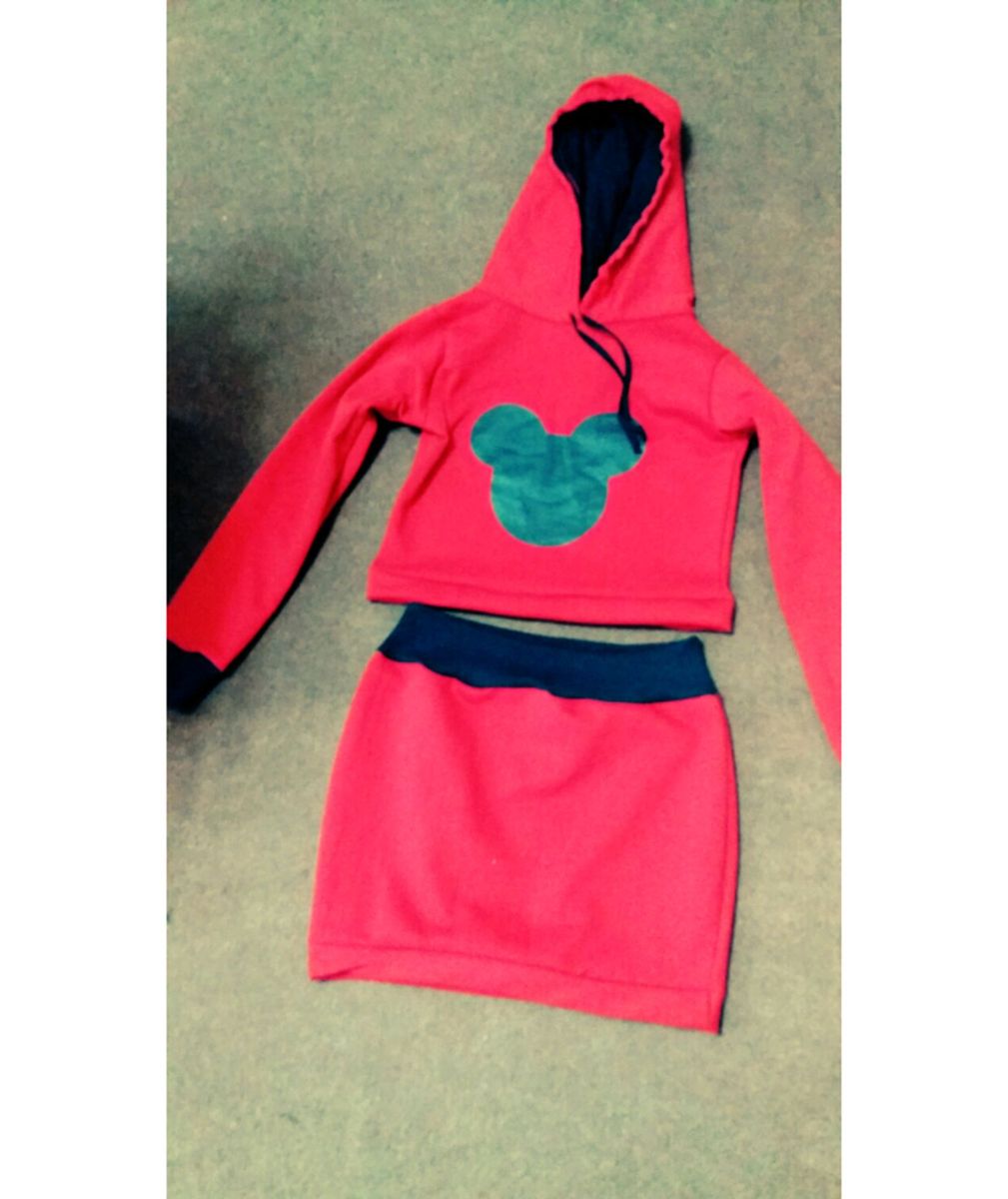 conjunto moletom saia e blusa