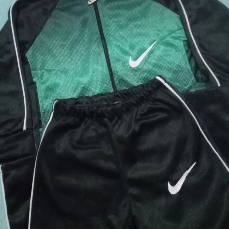 Conjunto best sale nike retro