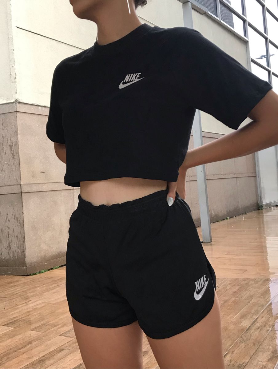 short e cropped nike