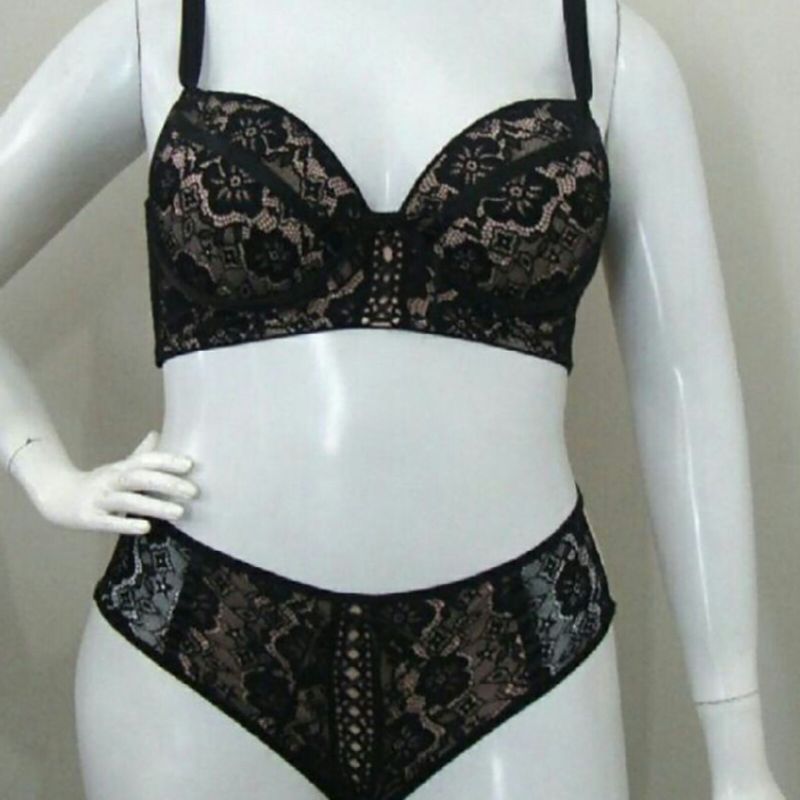 CONJUNTO DE LINGERIE COM DETALHES DE FITA DE CETIM - TAMANHO GG