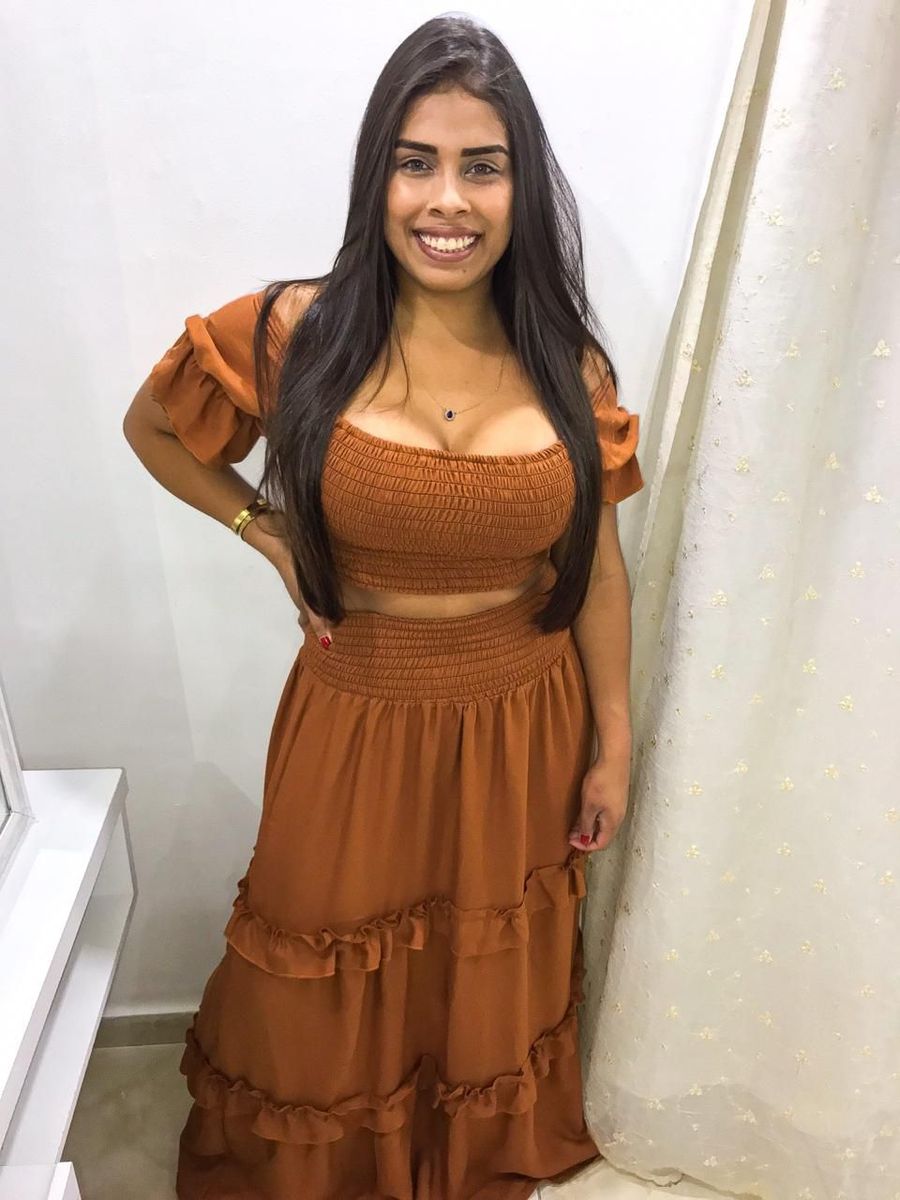 roupas femininas saia e cropped