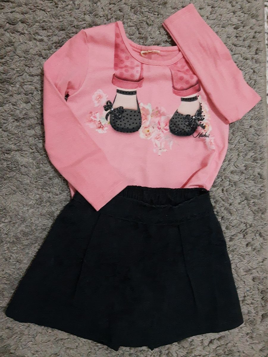 conjunto de saia e blusa de manga comprida