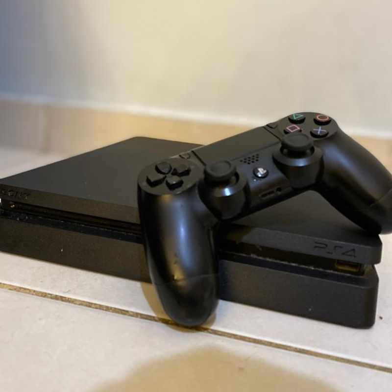 Console PlayStation 4 - Pro 1 TB - Preto : : Games e Consoles