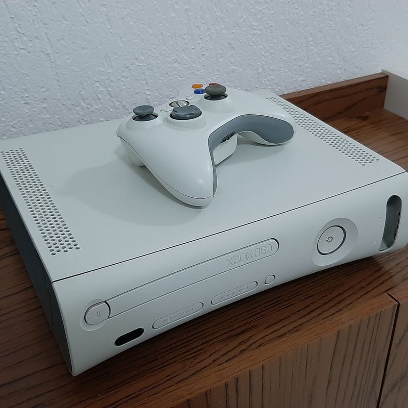 Console Xbox 360 Fat Branco 60Gb Desbloqueio RGH c/ Controle - Microsoft -  Gameteczone a melhor loja de Games e Assistência Técnica do Brasil em SP