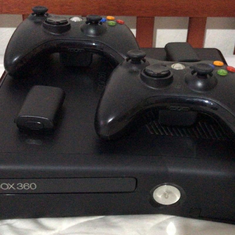 xbox 360 destravado + 2 controles  Xbox 360, Jogos de video game