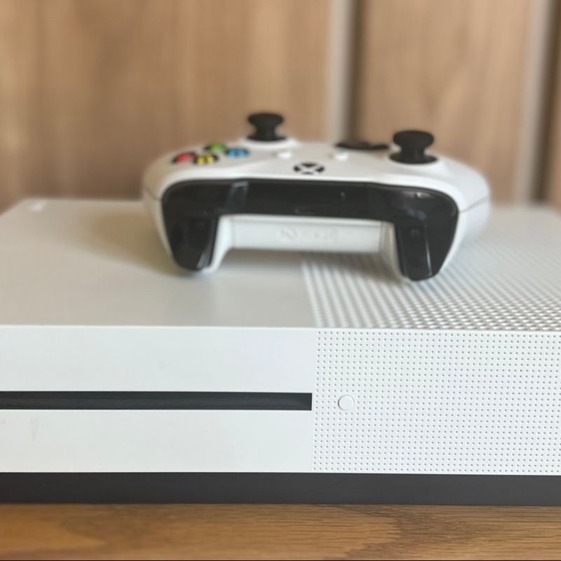 Console Xbox One S 1TB 1 Controle Sem Fio 234-00007