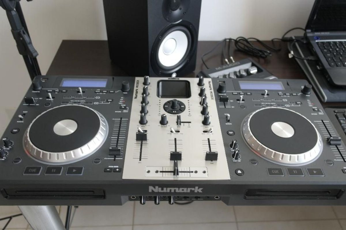 Controlador Numark Mixdeck de 2 Canais Item de Música Numark Usado 814446 enjoei