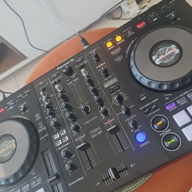 【河崎】Pioneer DJ DDJ-800 DJコントローラー Pioneer DJ DDJ-800発売｜島村楽器 札幌パルコ店