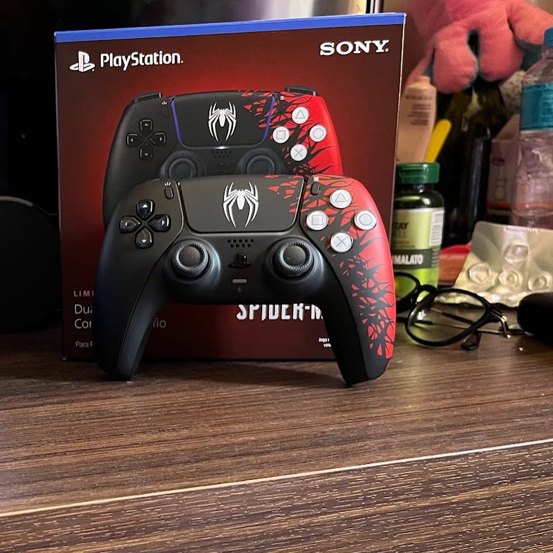 Controle Sony DualSense Personalizado Spider Verse - PS5 Usado - Mundo Joy  Games - Venda, Compra e Assistência em Games e Informática