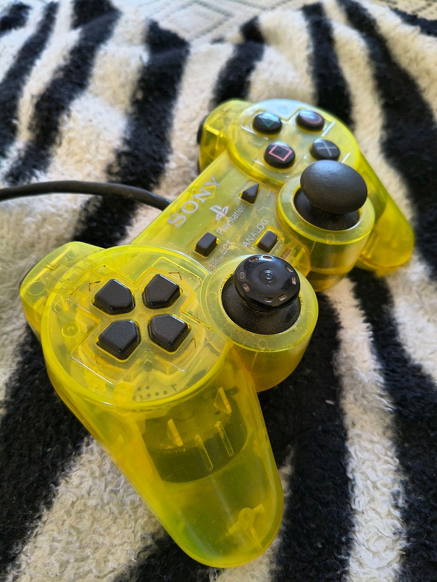 Controle Ps2 Original Sony - Amarelo Translúcido (raro) - Lemon Yellow ...