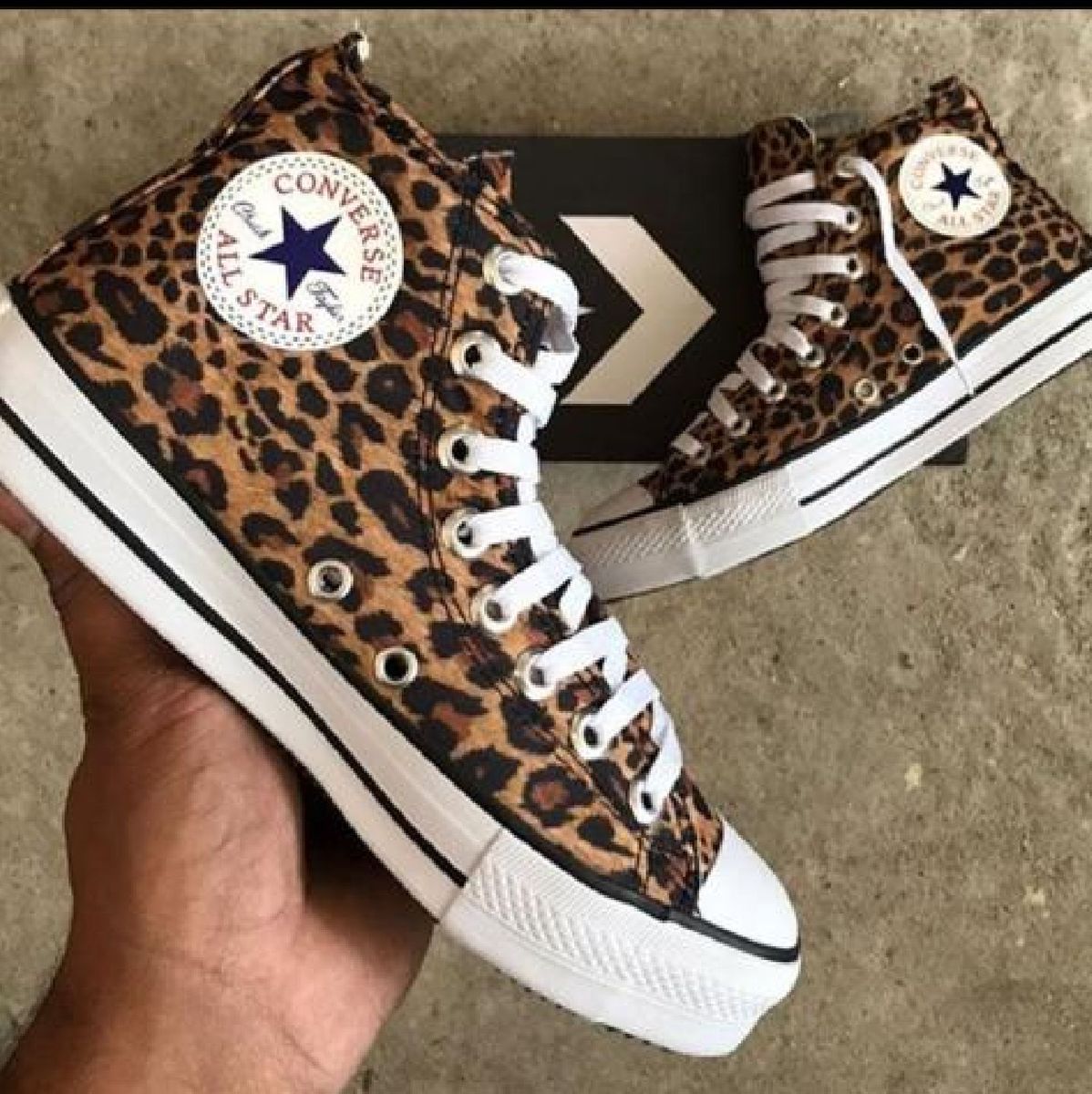 converse de oncinha