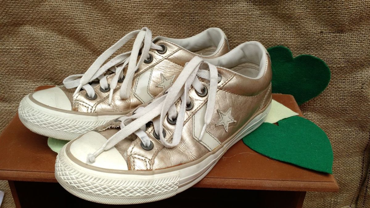 tenis converse dourado