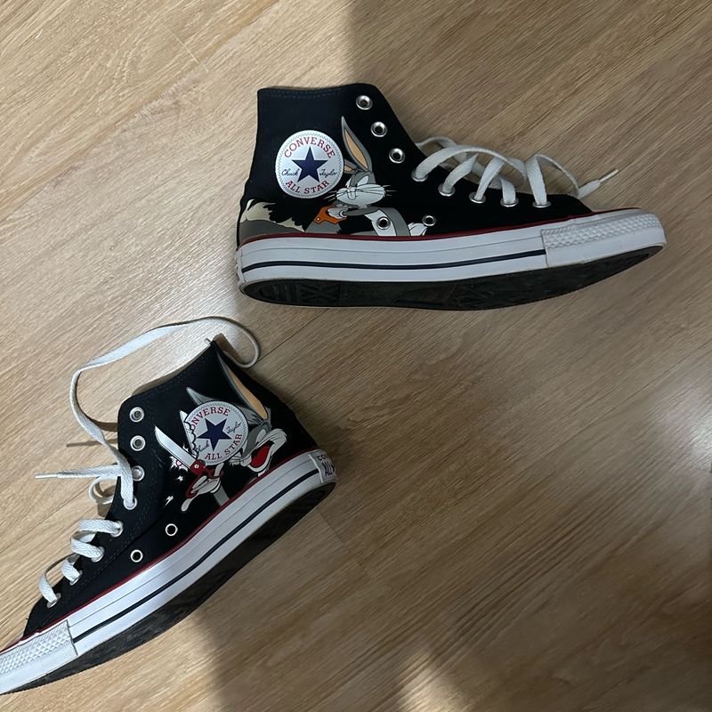 Looney discount tunes converse