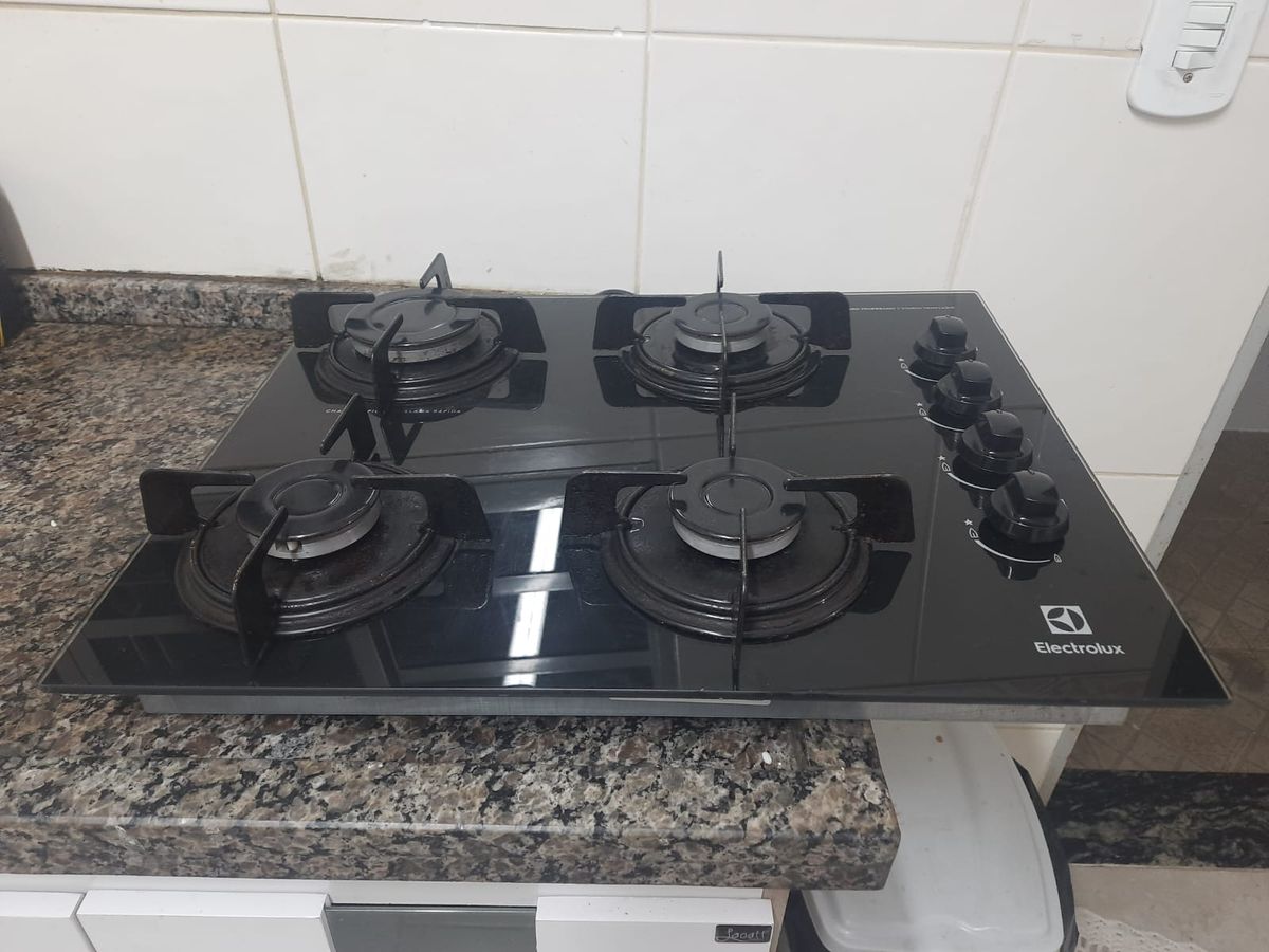 Cooktop com Vidro Temperado Preto 4 Bocas À Gás Tripla Chama Acendedor Bivolt