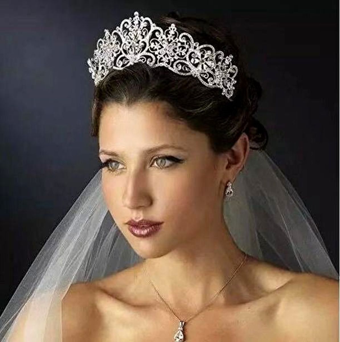 Coroa Tiara Porta Coque Noiva Princesa Penteado Casamento Festa de 15 Anos  Brilho 2019 | Roupa de Casamento Feminina Nunca Usado 36372133 | enjoei