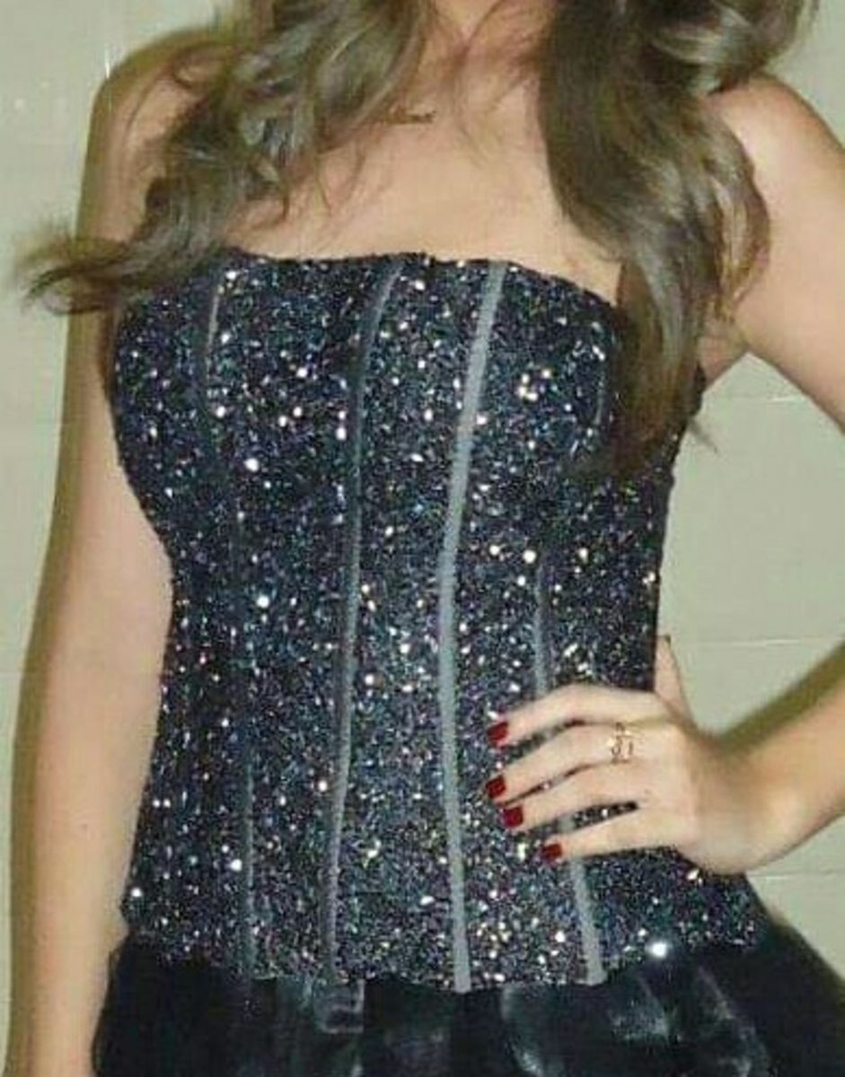vestido bordado com vidrilho