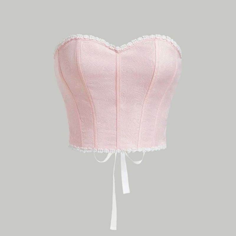 Estilo coquette: tendência traz de volta o uso de laços, corsets e