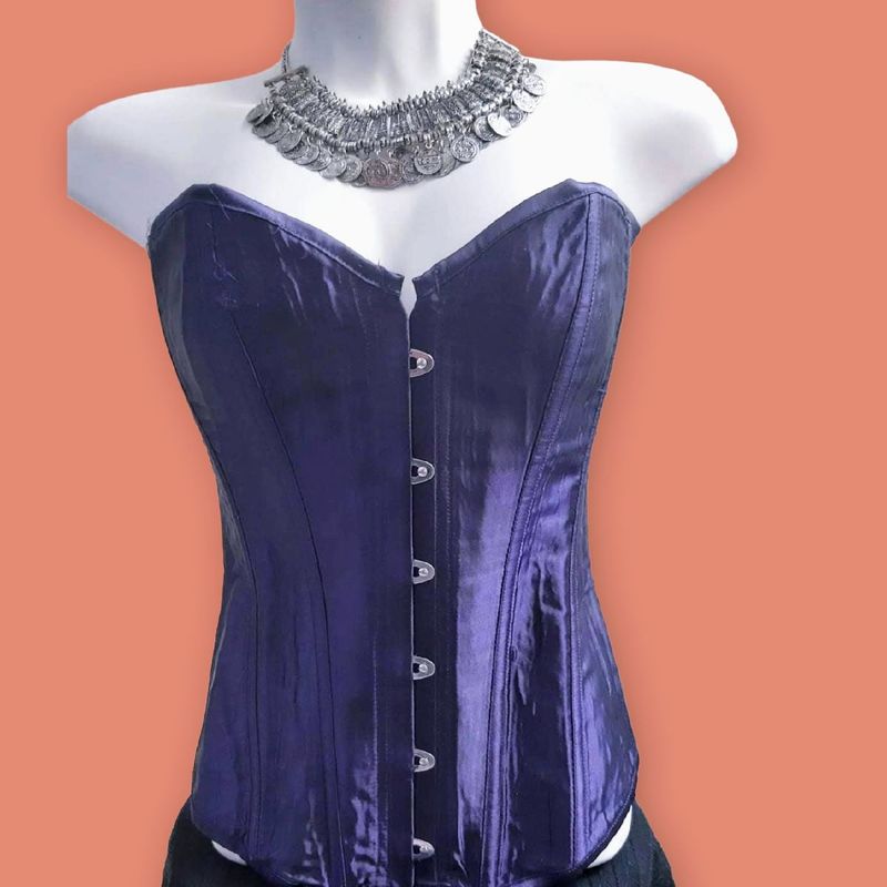 https://photos.enjoei.com.br/corset-victoria-secret-80895543/800x800/czM6Ly9waG90b3MuZW5qb2VpLmNvbS5ici9wcm9kdWN0cy81NDA3MDU2LzFiNTUxOWYxN2UzM2FmNmIwMzRlMmEyY2M3YThkYTY1LmpwZw