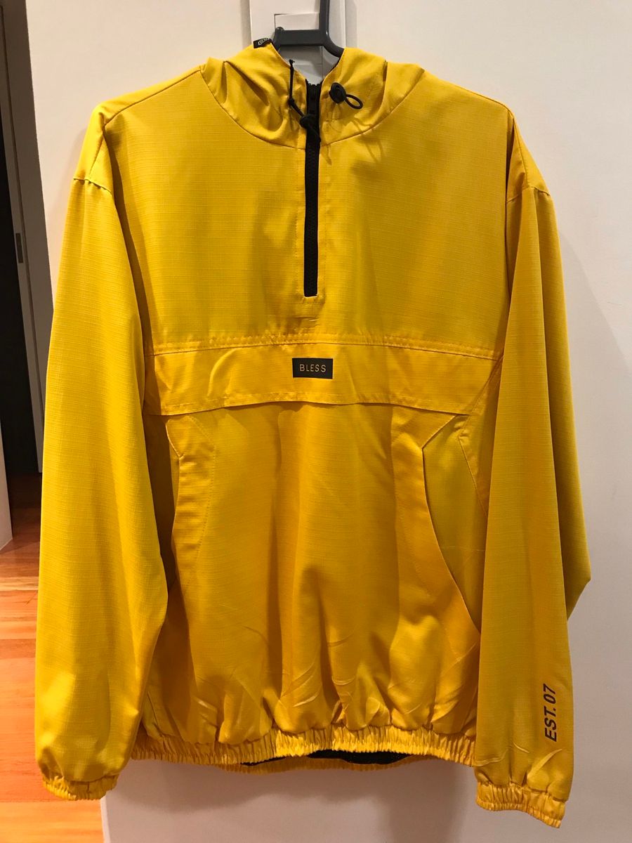 corta vento masculino amarelo