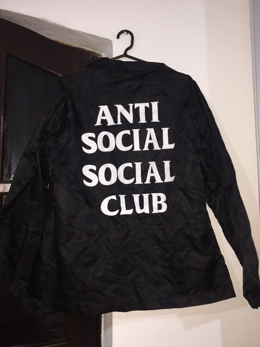 anti social club corta vento