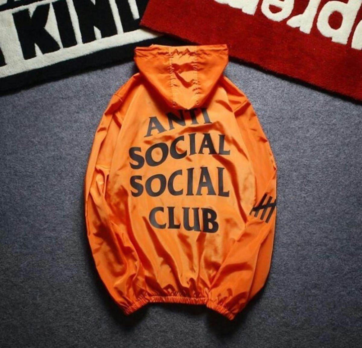 anti social club corta vento