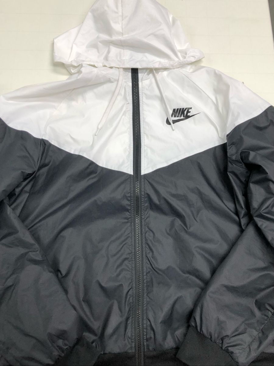 Corta vento da nike preto 2024 e branco