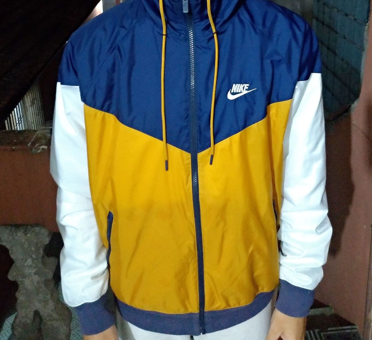 jaqueta nike windrunner amarela