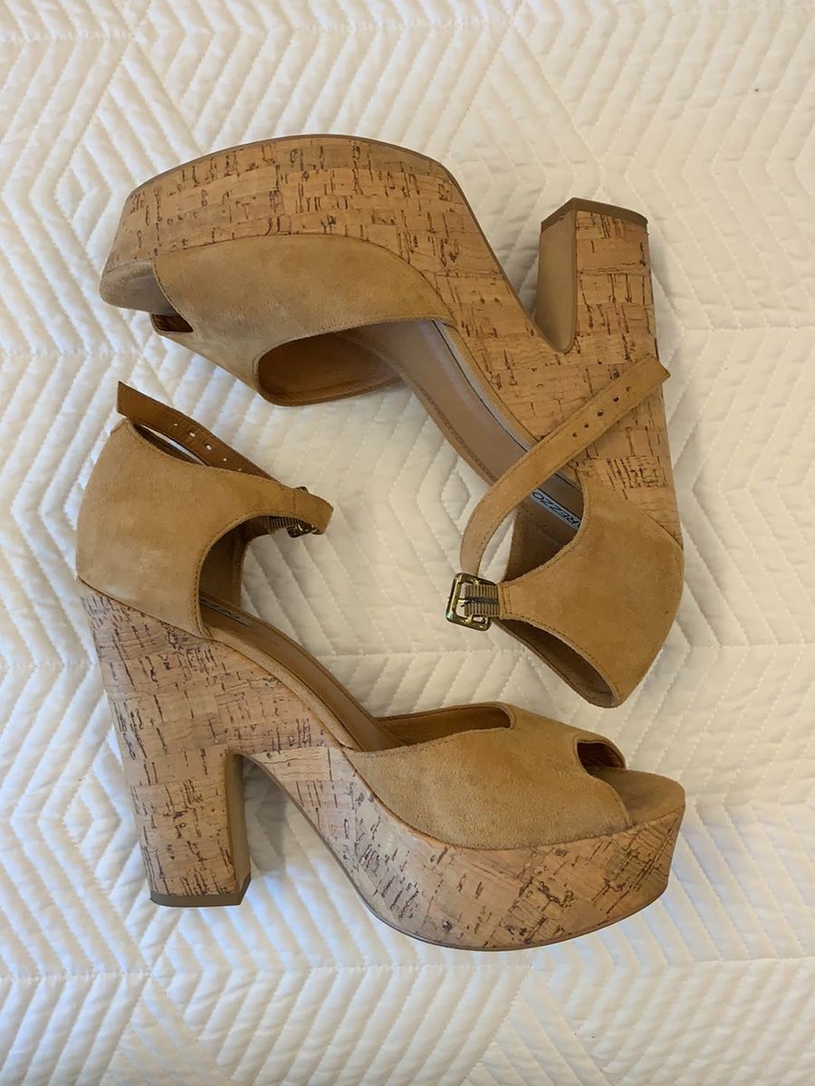 sandalia de cortiça arezzo