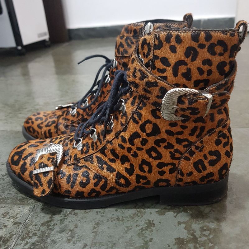 Coturno animal hot sale print schutz