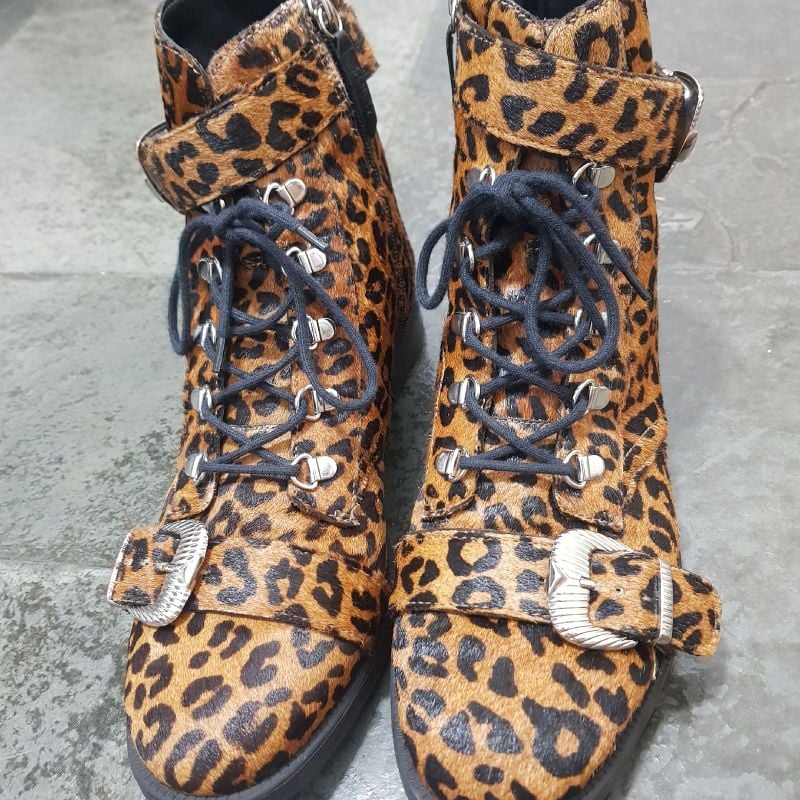 Coturno animal hot sale print schutz