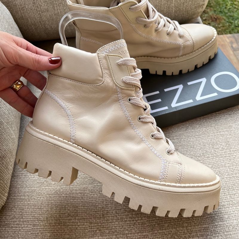 Coturno Arezzo Off White37branco Claro Desejo Esgotado No Site Couro Leg timo Tratorado Bota Inverno Bota Feminina Arezzo Nunca Usado 88964321