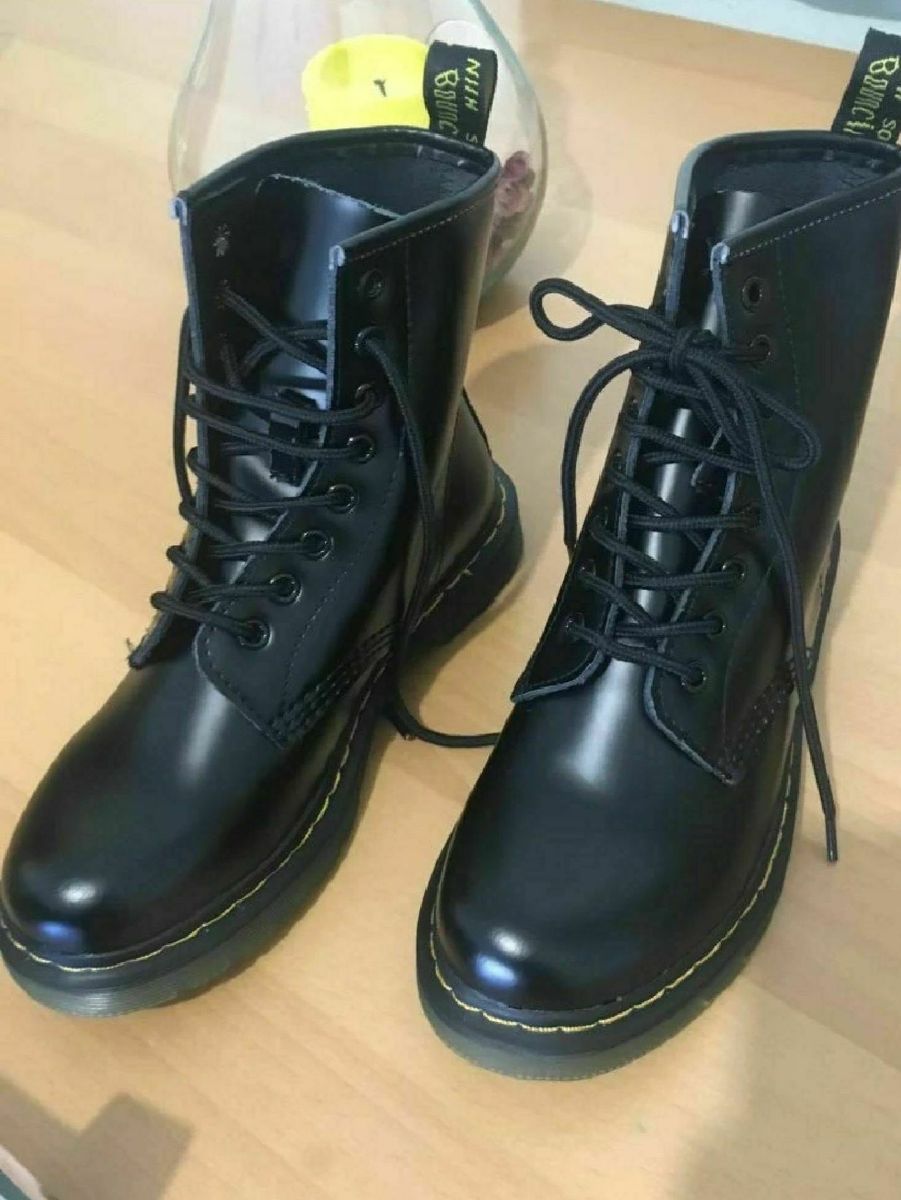 bota estilo dr martens