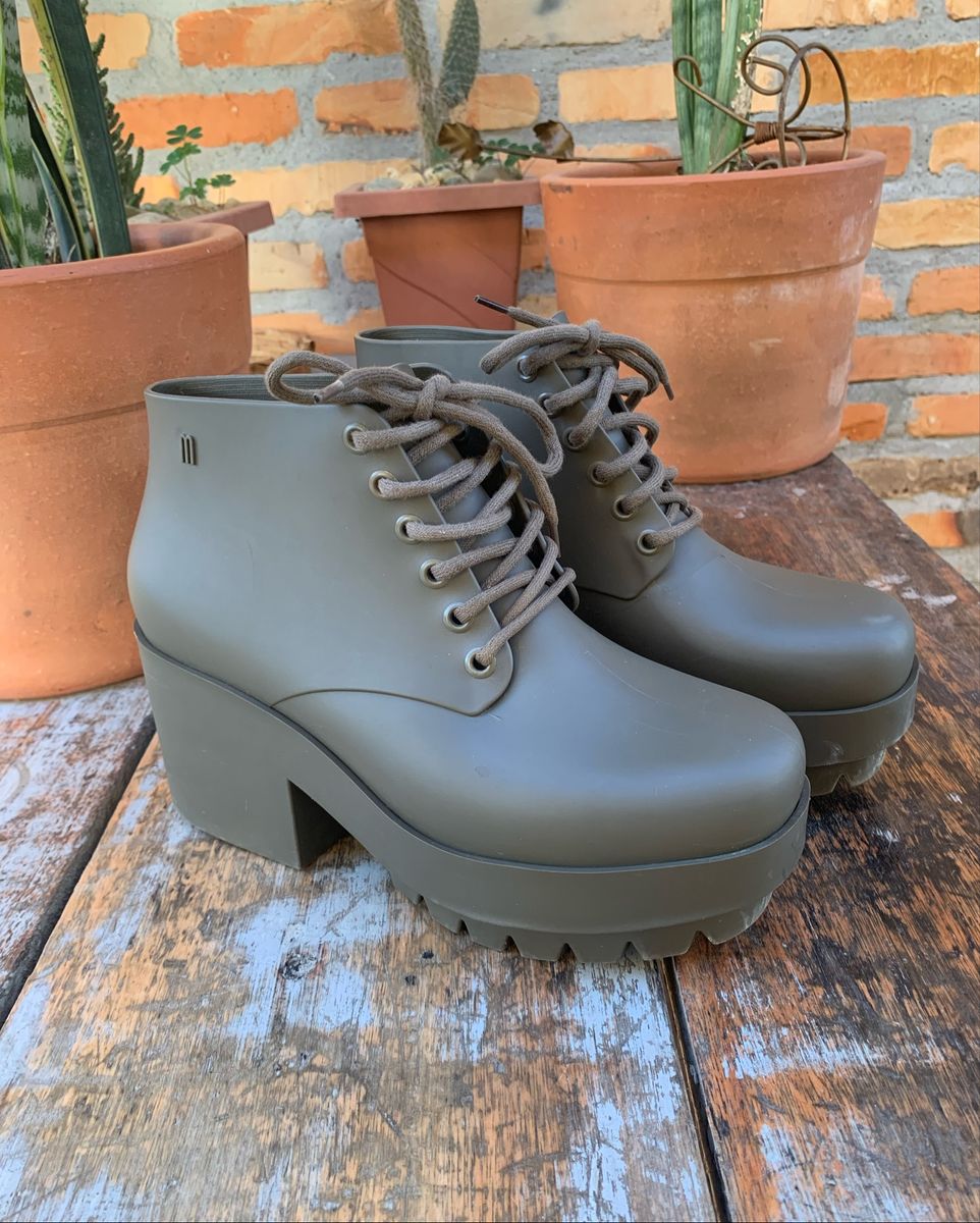 Valor da bota store melissa