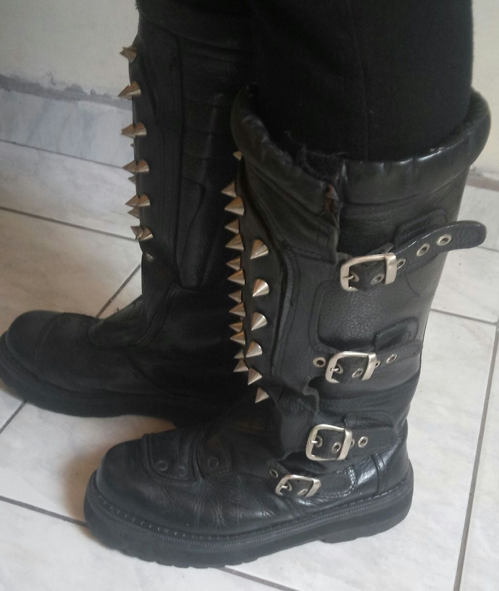 coturno gotico masculino