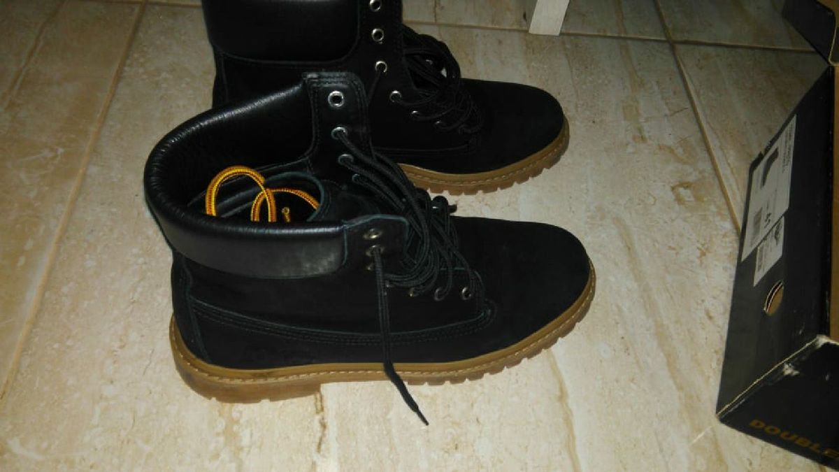 bota double g preta