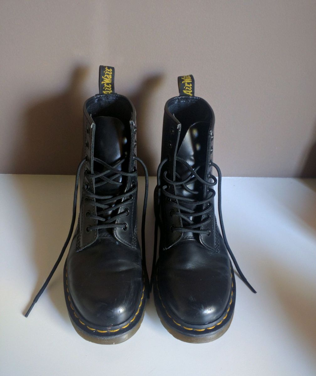 Coturno dr sale martens usado