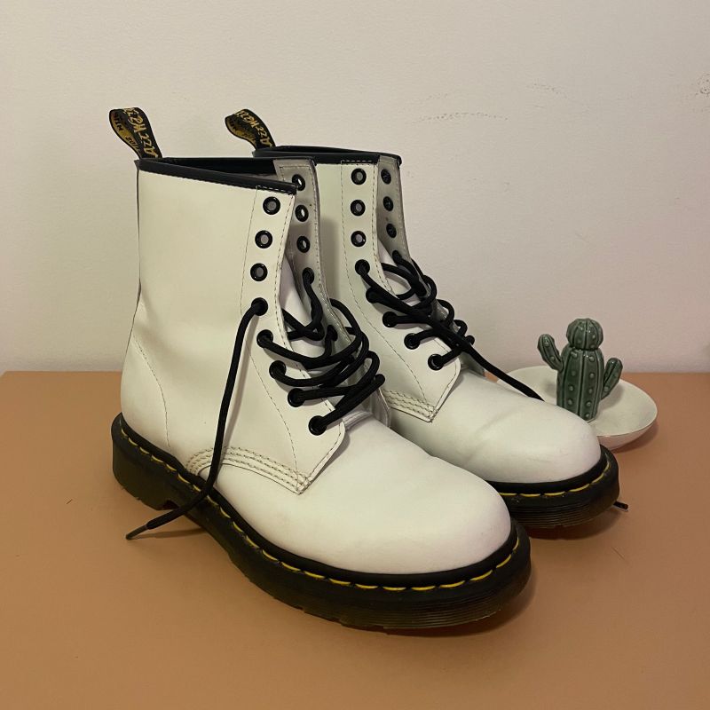 Dr 2024 martens branca