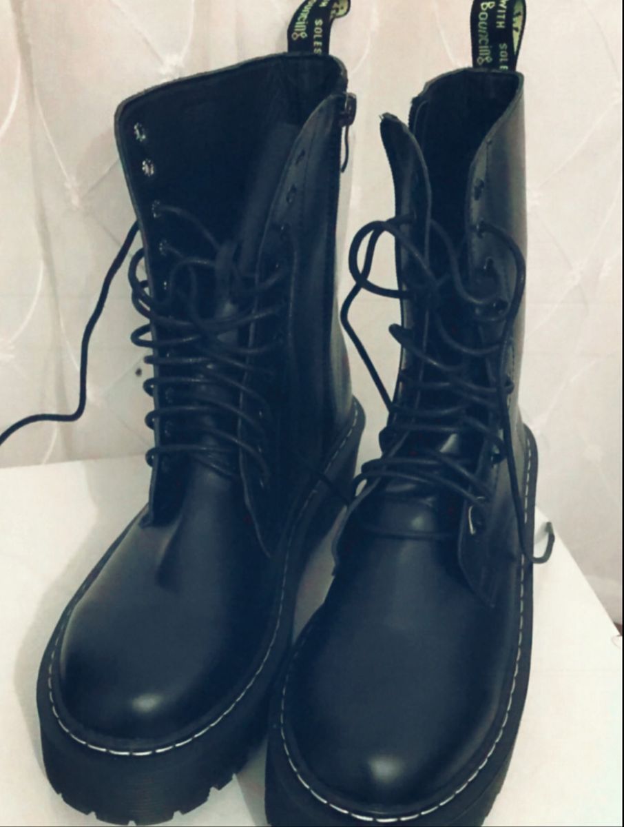 coturno dr martens inspired