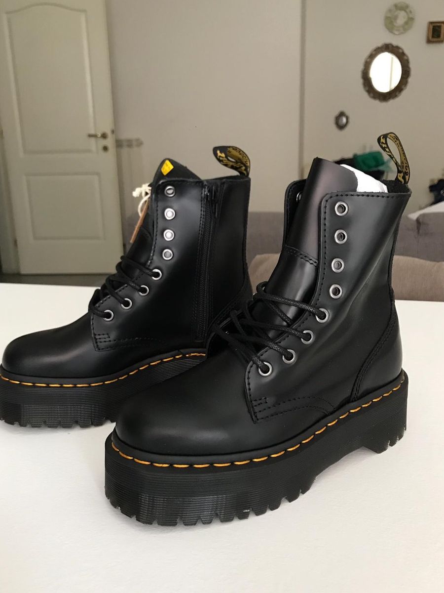 coturno feminino doc martens