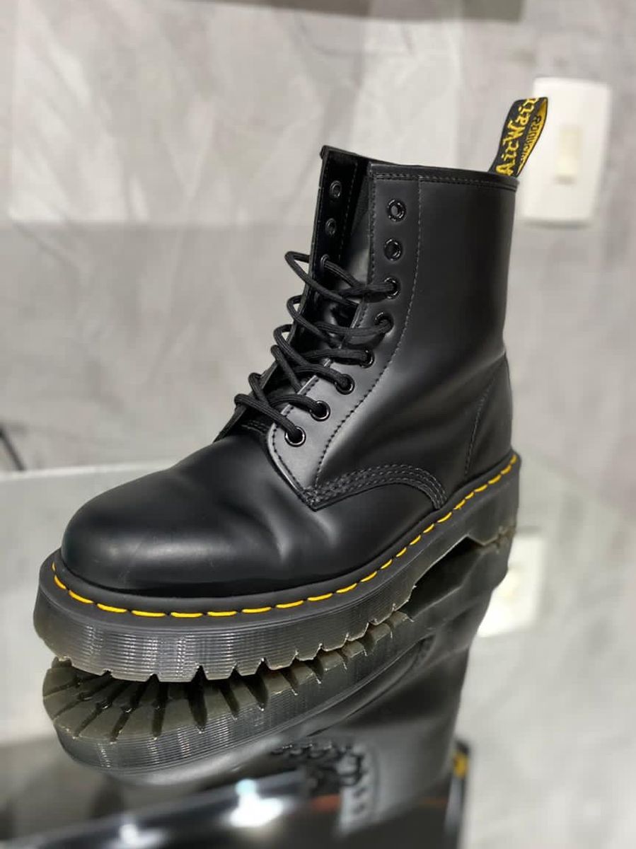 coturno dr martens usado