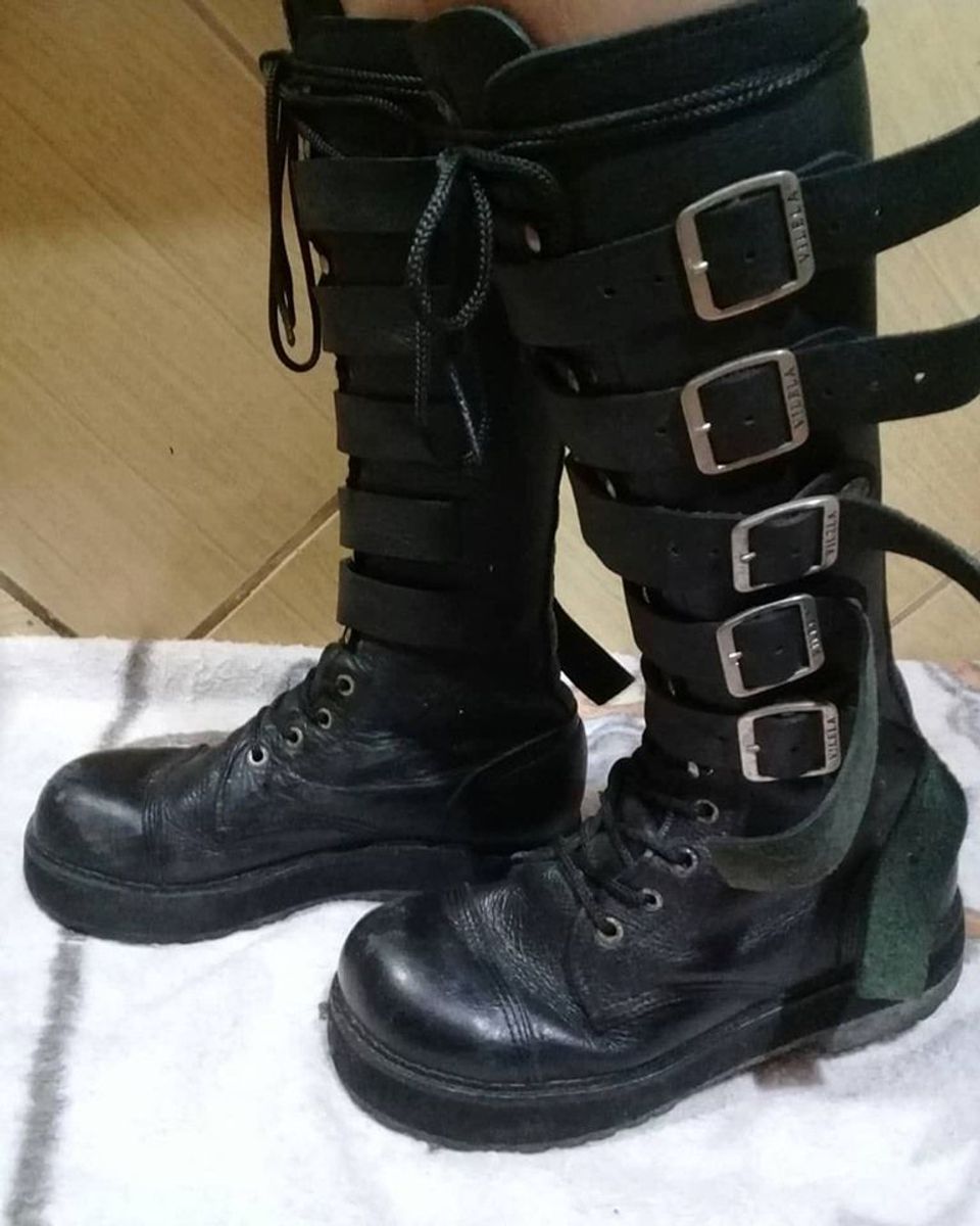 bota gotica feminina