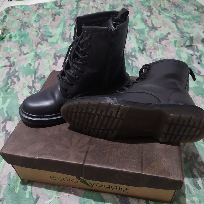 Coturno Inglês Estilo Veggie Preto Perfil Baixo All Black Estilo