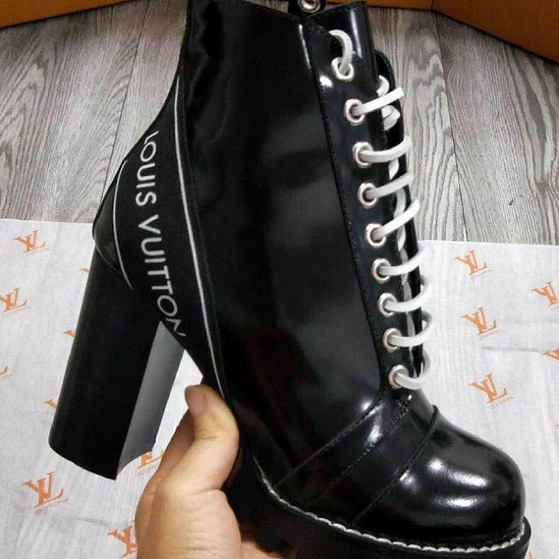 Bota Louis Vuitton Ankle Boot Star Trail Logo – Loja Must Have