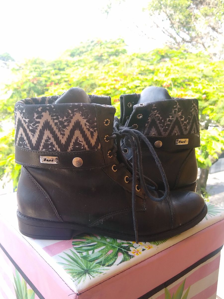 bota preta cano curto couro
