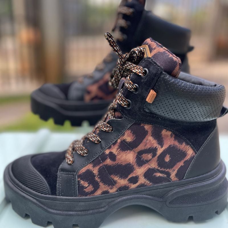 Coturno Onça e Preto Arezzo Tecido Tratorado Rubber 35 Bota