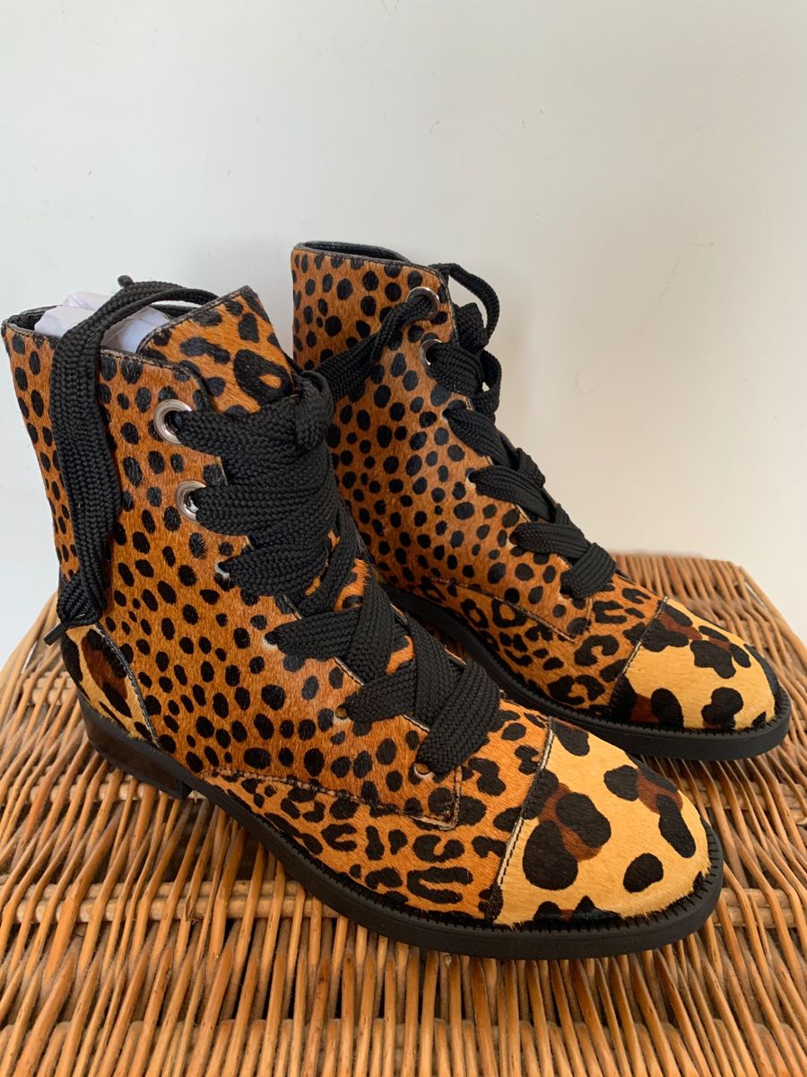 bota schutz onça