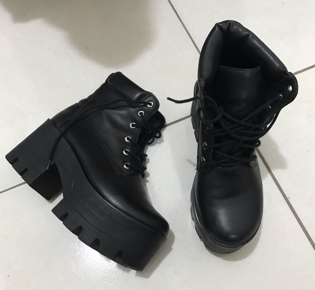 sapato alto preto vizzano