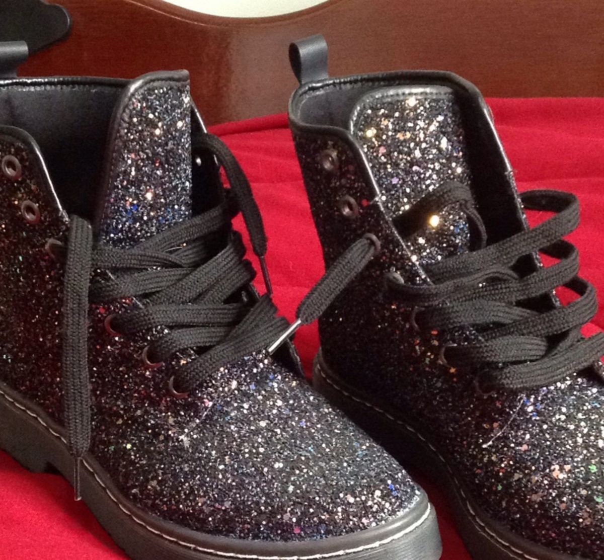 bota brilhante vizzano